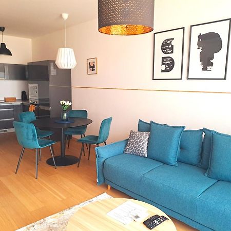 Stylish Getaway In Prime Bratislava Location - By The Danube And Old Town Apartment ภายนอก รูปภาพ