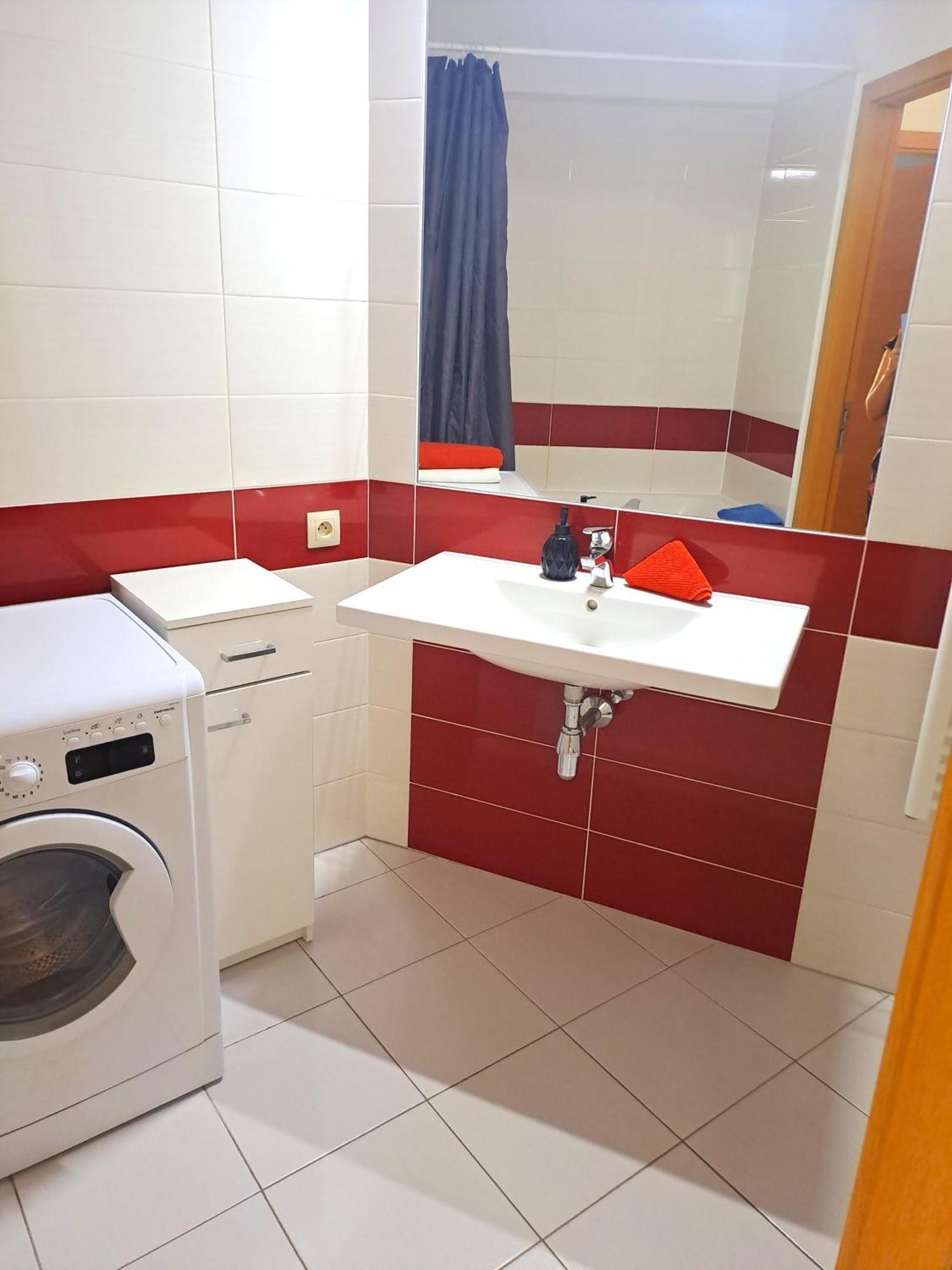 Stylish Getaway In Prime Bratislava Location - By The Danube And Old Town Apartment ภายนอก รูปภาพ